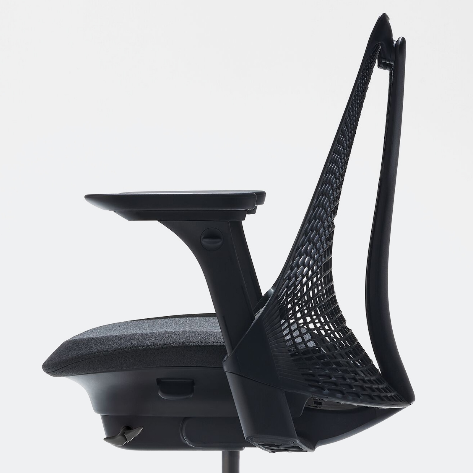 Side view of a Sayl Chair in black.