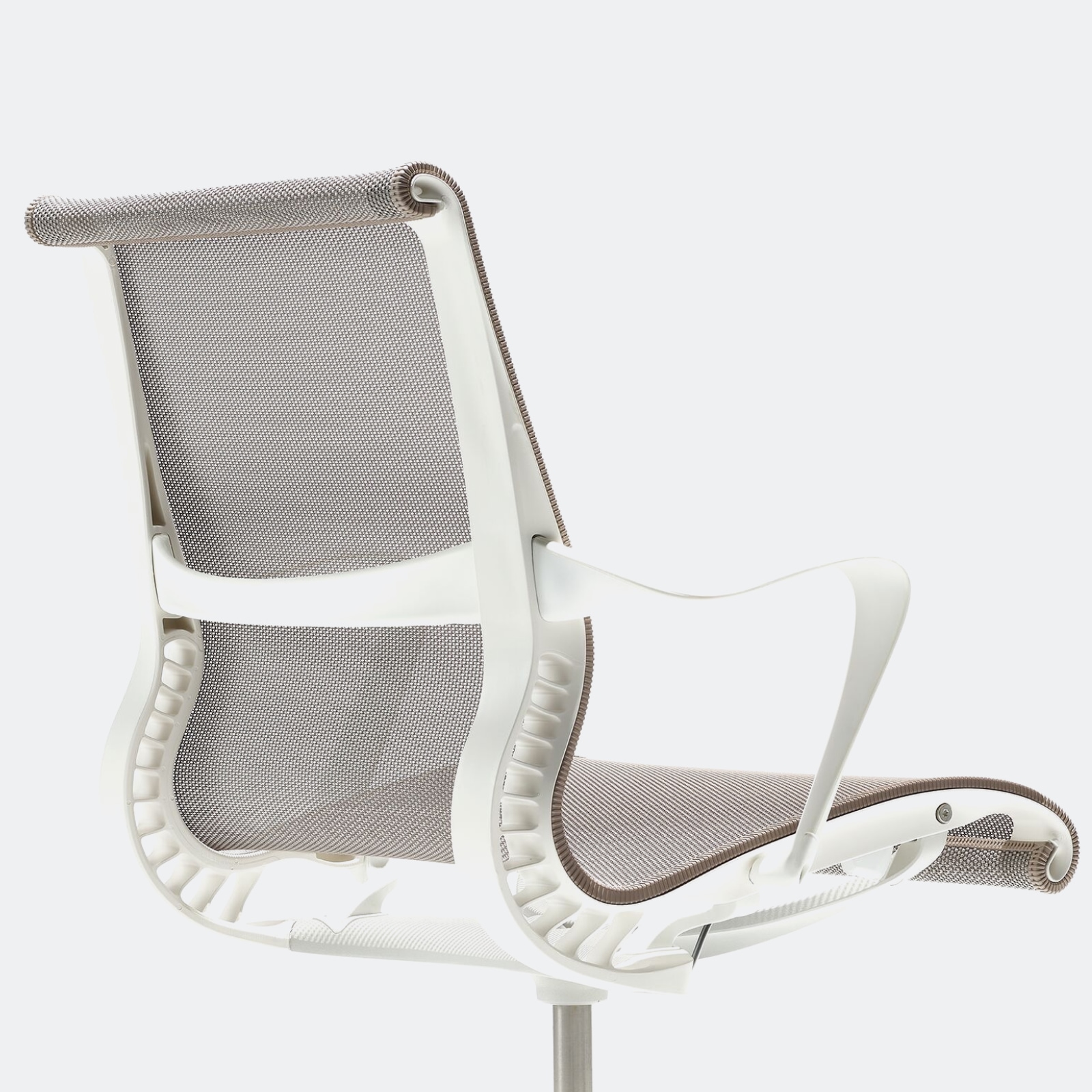 Rear-angle view of a Setu Chair with fixed arms, a studio white frame, silver alloy base and cocoa brown suspension.