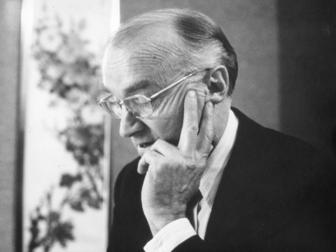 Select to learn more about Robert Propst's products, design thinking, and awards.